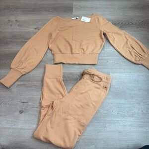 intermix 2 piece set